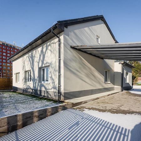 Apartmany Modrany Prag Exterior foto