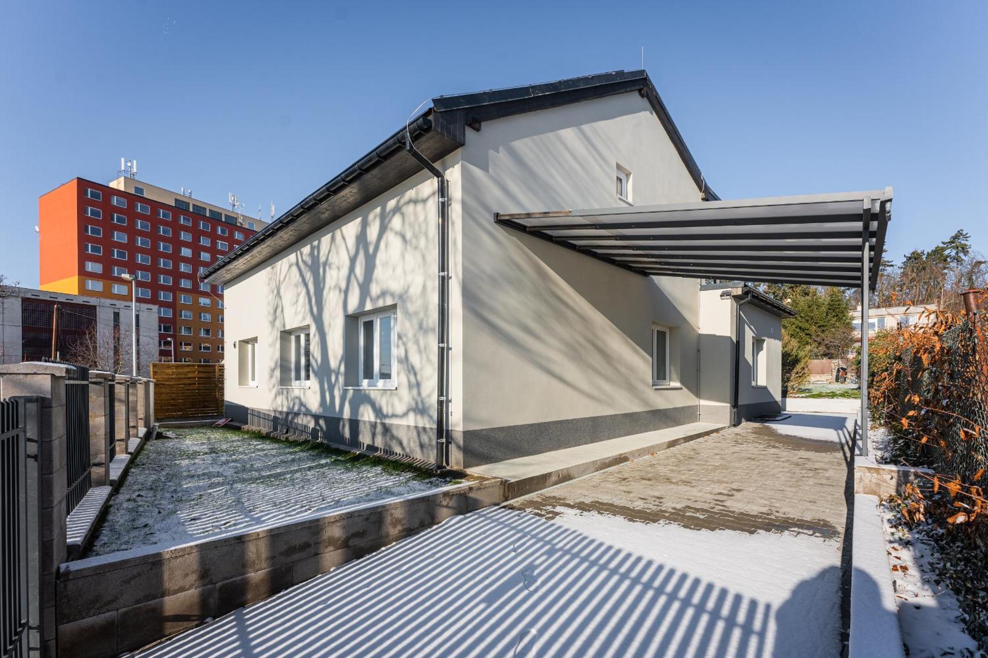 Apartmany Modrany Prag Exterior foto